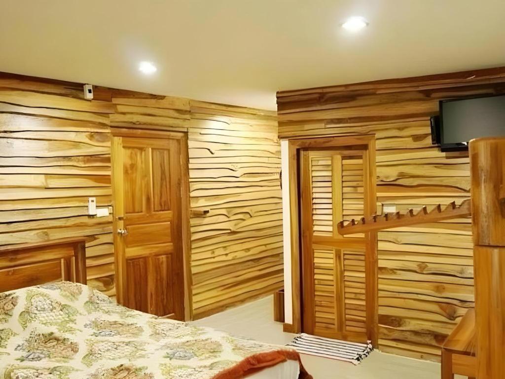 Thongphaphum Place Luaran gambar