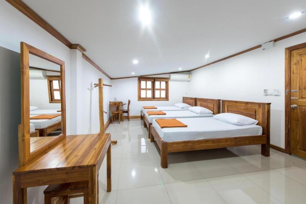 Thongphaphum Place Luaran gambar